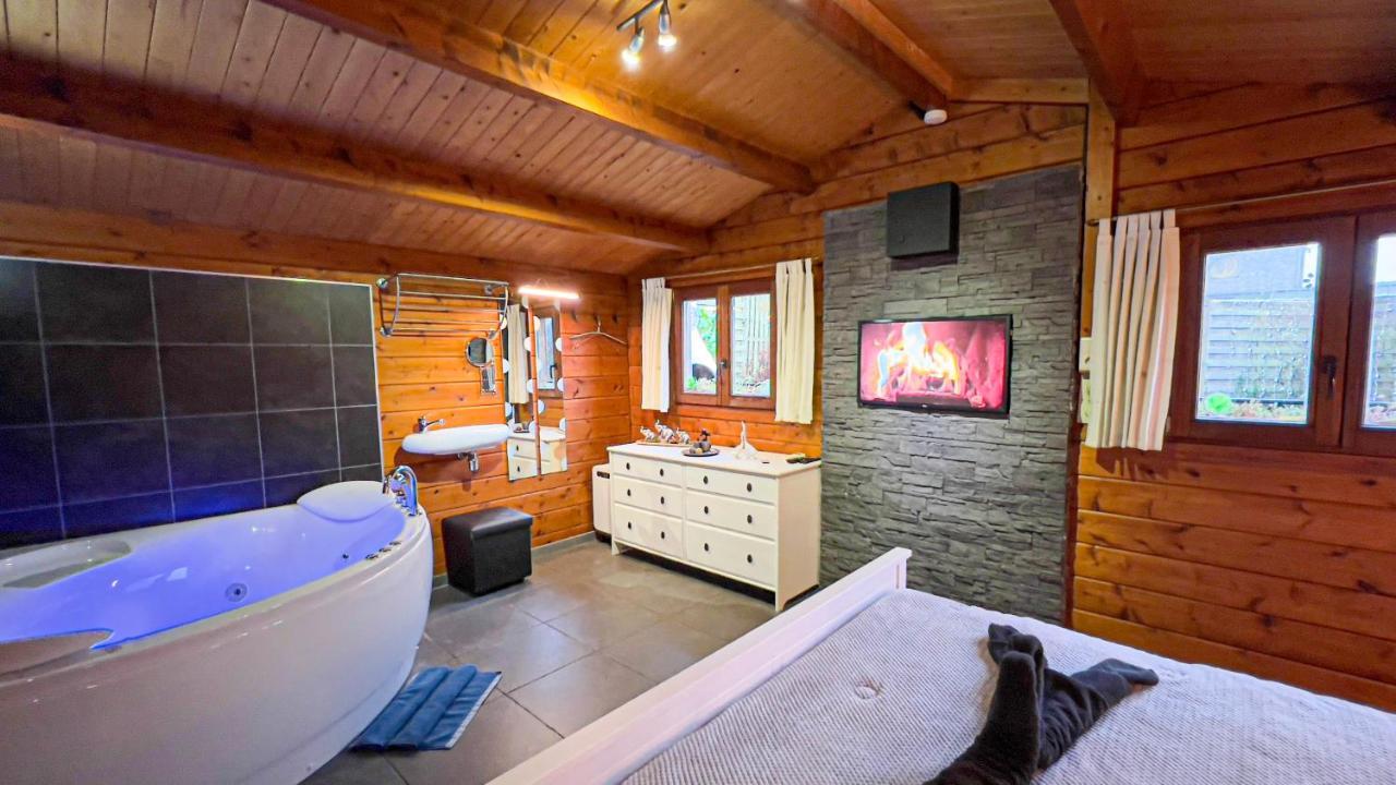Au Chalet D'Isa Havelange Eksteriør billede
