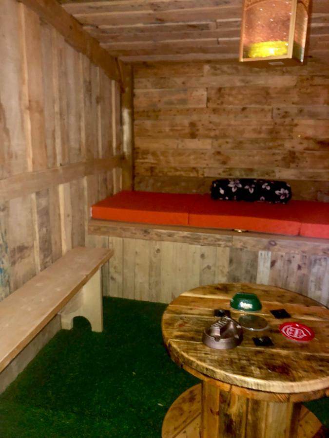 Au Chalet D'Isa Havelange Eksteriør billede